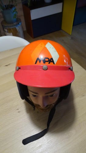 Ancien casque bombe - casque,
