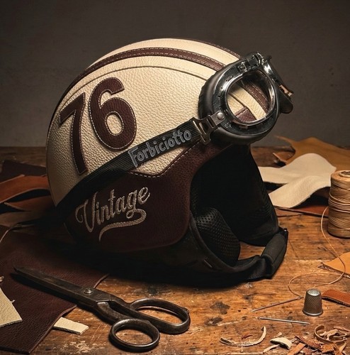 Casco vintage eco pelle - in,