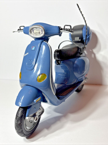 Scooter vespa blu barbie - vespa,